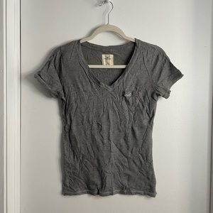 Hollister tee